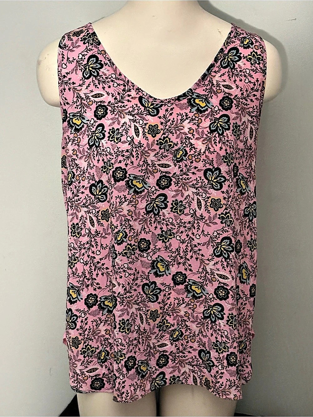 LOFT Floral Tank Top in Pink & Black Like New
